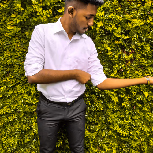 Item #66194376670199277119370017754426809254156015012110704978842371794597775933441 Media