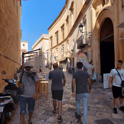 43505702085321246701285015339688837487321998718285252344027785061085856399361