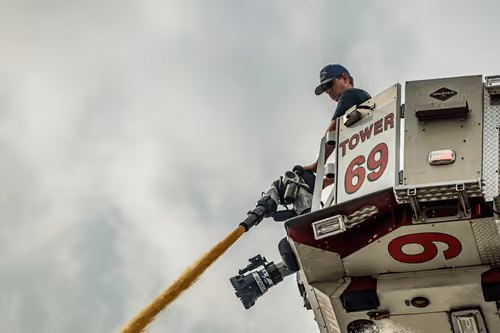 Item #27439795062901092399321903142193696129956748836890612143491337710195299057665 Media