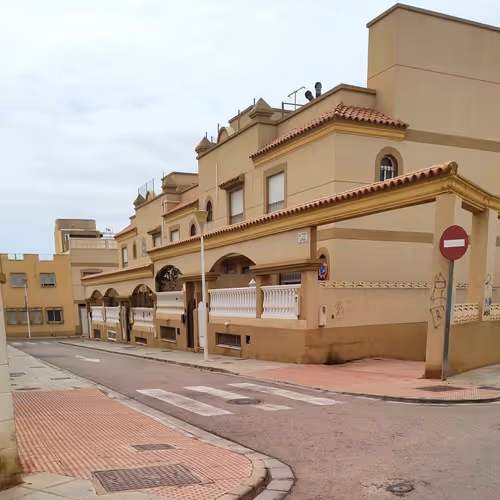 32251146918642634887210982459923256743690531675253325252822269791676422292015