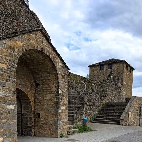 14937595632701572237464388978991073702852110675483088858968868914841852704187