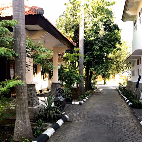 Item #108695605228748148311205807545497701224050603162003717264318707400175399470756 Media