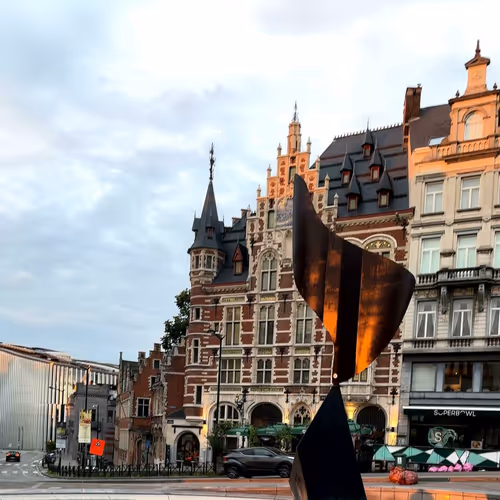 51247131933310429876985912843324087972326403837782786493528635247051172946433