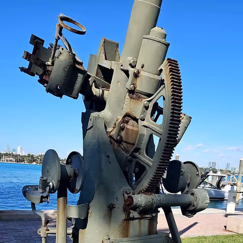 Item #3435472354212995941659117914090960623461936078086706916251520898522115520205 Media