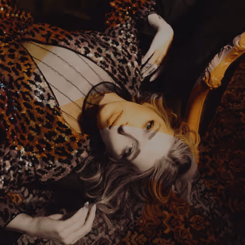 Item #8847341539944400050047739793225973497888 Media