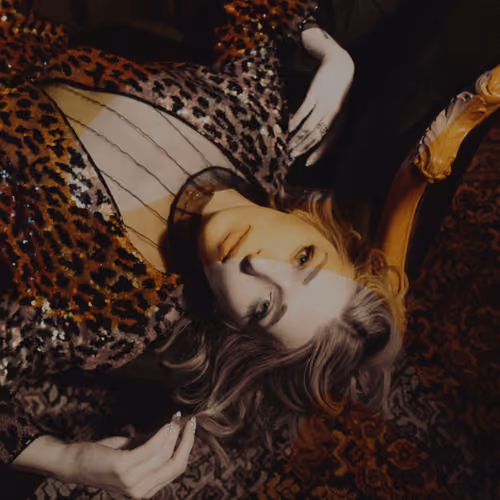#30 Vérité 'He's Not You' Royal LDA