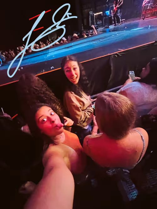 Item #29680816663020135070511088993531021911034478225334609425636921556735684640187 Media