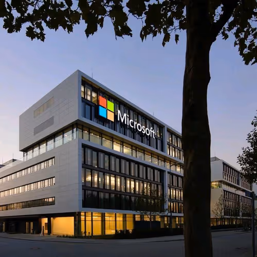 kingjunaid12.lens-Collect-3378