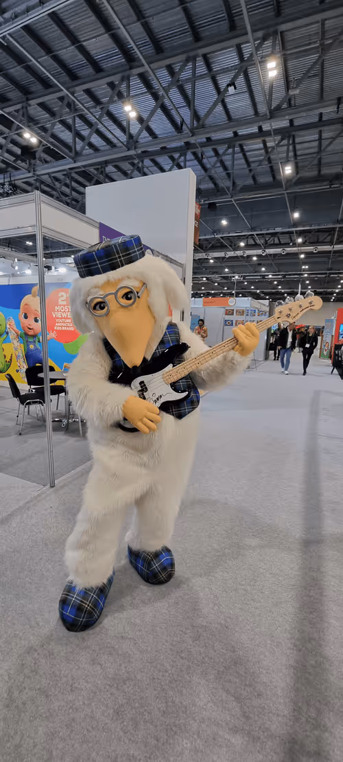 Item #40664304627552296216211202900894918163718732375905331637888217148635359573433 Media