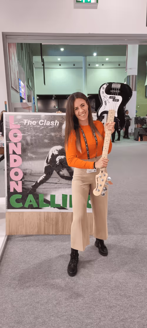 Item #70680945935146203667682986596215930120833471598583649980505644580081204359891 Media