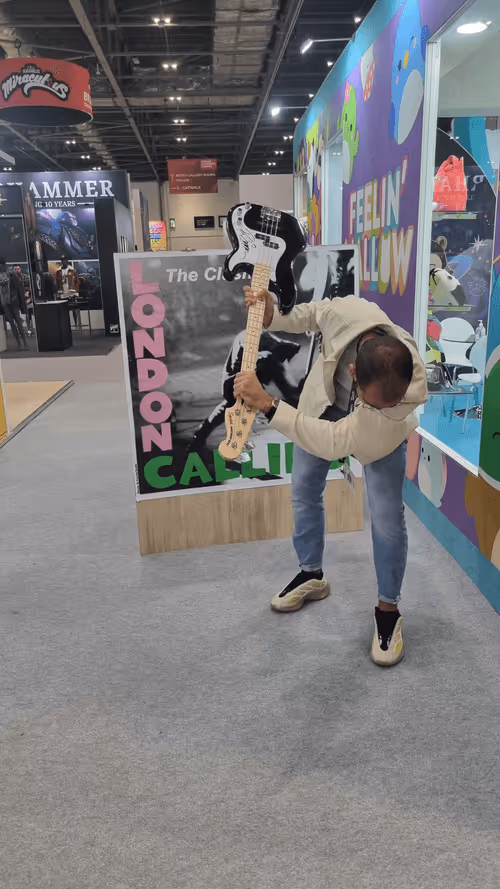 Item #101066495220290391901006677924383549576424946142917356687458012789169383897129 Media