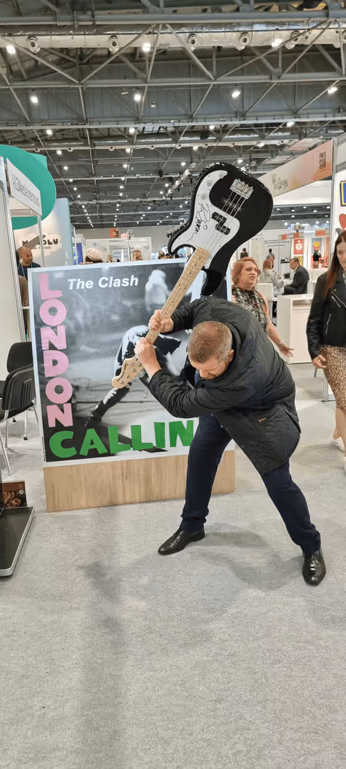 Item #77828582866783477128574802195950676334933596639975621964009934012369046032064 Media