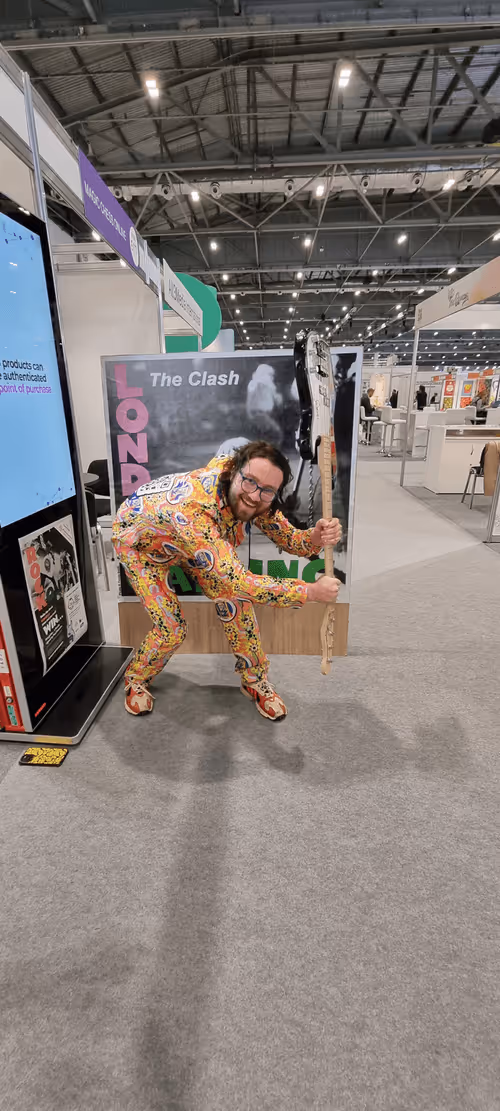 Item #987037473278448662790470966065669374974177756525345126886522080194569684462 Media