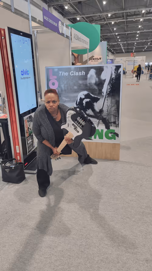 Item #87274785097906544027178792509006583209014564407271481373402667394512294165513 Media