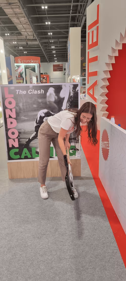 Item #60555256651127473657532332066175625058788854508093305578894041156176933376233 Media