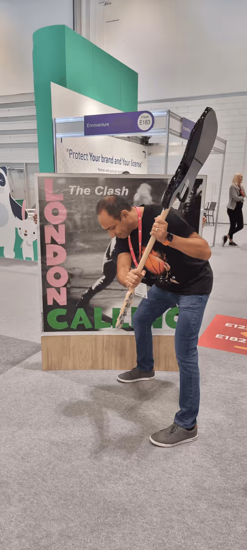 Item #32407047506869171693384855118143214400742869820335398536874766599203864632842 Media