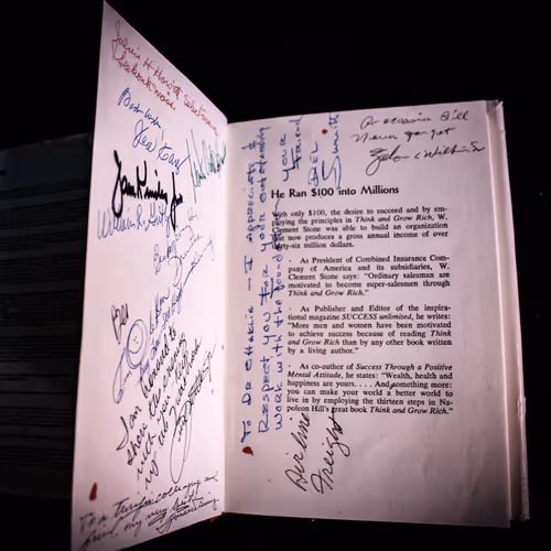 Item #7787712765737488285059338009125839296745070570699442439686197677517922078396 Media