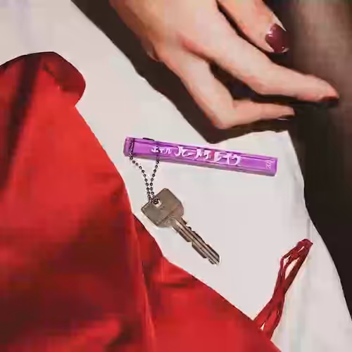 ホテルハートブレイク２０３【キーホルダー特典】