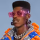 985