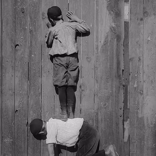 FPG: Ingenious Fans (1935) 490