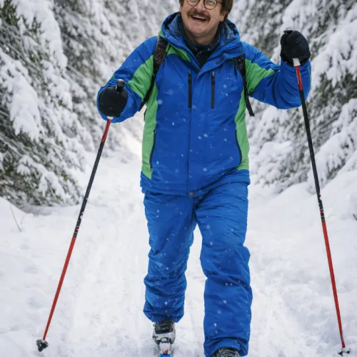 Drew skier