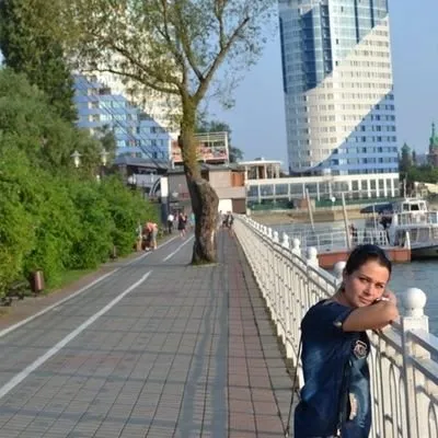 YkH