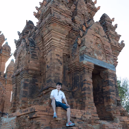 Facebook Phan Thanh Tín