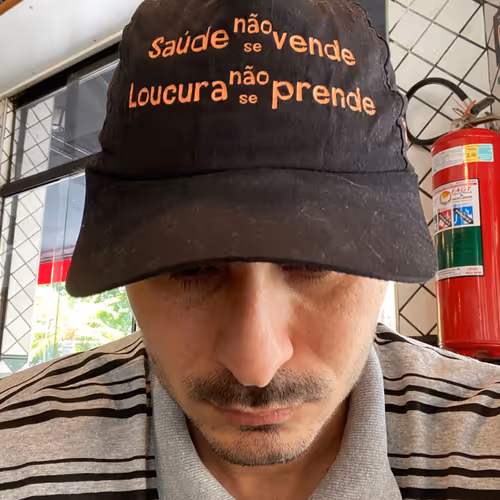 Health is not for sale, madness is not to be imprisoned