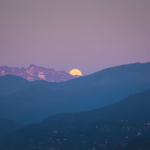 MM (Mountains and Moon)