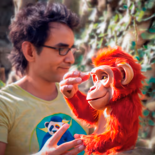 Cotama a monkey that paints with hands 🎨🐒🖌️