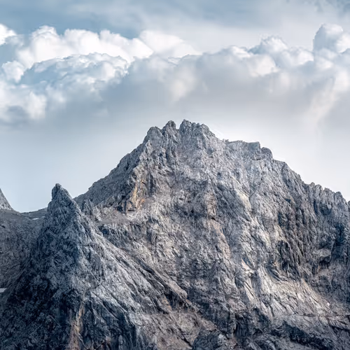 Zora Mountains