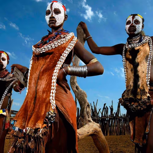 $enjoy Australian aborigines