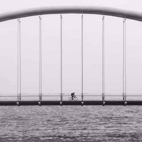 Performs Commonwealth